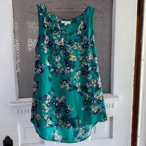 LN women’s medium Maurices green flowy tank